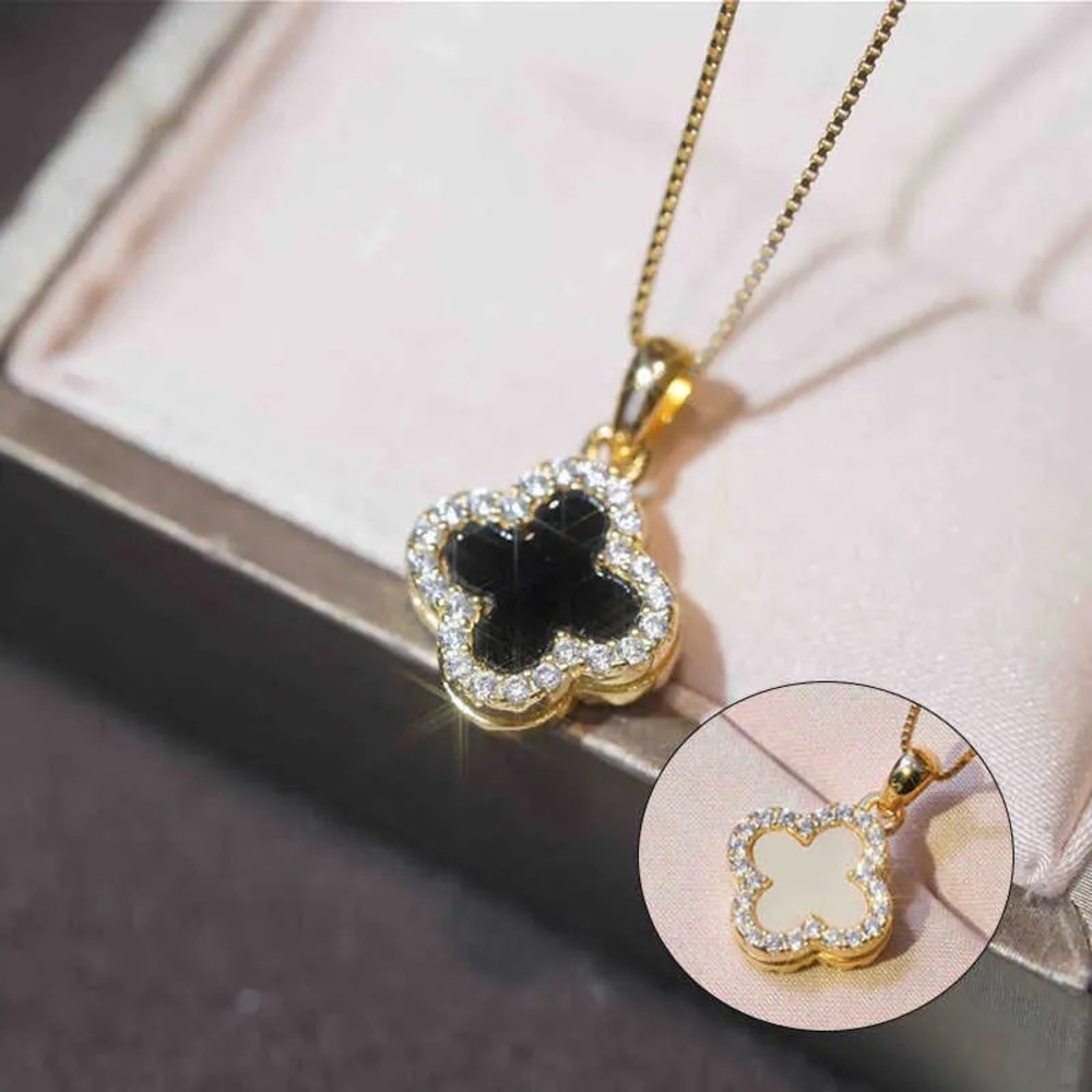 Quatrefoil Pendant Necklace | White & Black